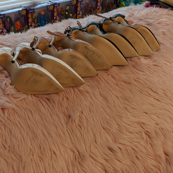 T strap point toe heels. - Picture 2 of 2